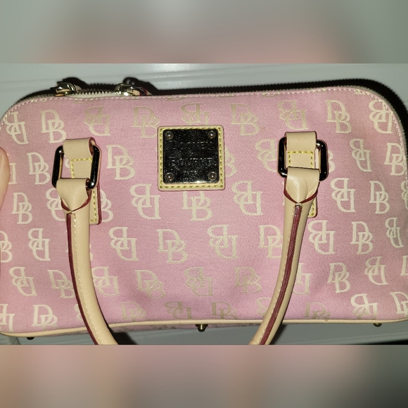 Dooney & Bourke Handbags - DOONEY AND BOURKE PINK SIGNATURE NWOT